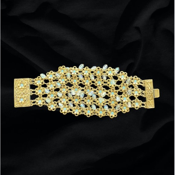 Cuff Bracelet, Gold-Toned with Baby Blue Flowers, Vintage - Picture 2 of 9